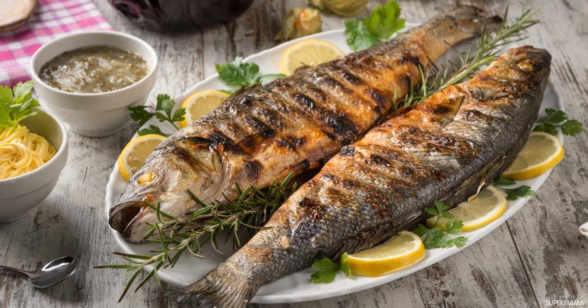 سمك مشوي مع الأعشاب للرجيم منخفض الدهون والسعرات